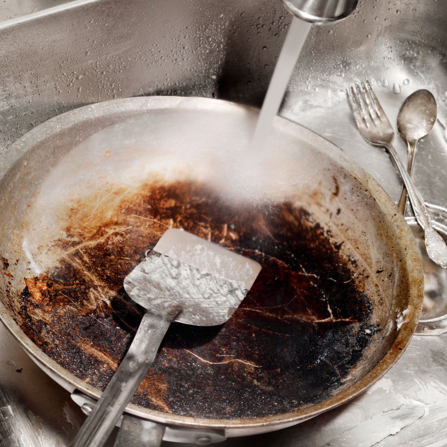 How To Clean Burnt Pan4